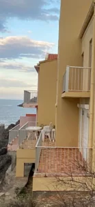 Les Façades du Sud à Laroque-des-Albères