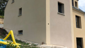 GEZER FACADES à Courlans