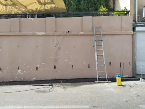 Artisan sauser à Antibes