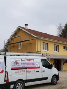 Welty Rénovation – Couvreur Ravalement De Façade Peinture Nettoyage de toiture Pose Velux Gouttière Réparation Toiture Tuiles à Louhans