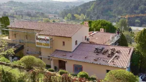 Boissur Sud Toiture : Couvreur, rénovation toiture, traitement charpente bois termites et xylophages à Antibes à Antibes