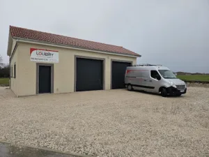 Loubry Rénovation – Couvreur, Zingueur, Démoussage toiture, Bardage dessous de toit pvc à Vercel-Villedieu-le-Camp