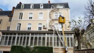 FRANCE FACADE à Perreux