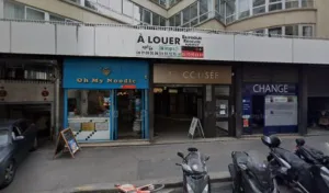 la façade parisienne à Paris